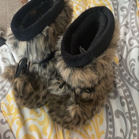 GUESS Boots - Picture 2 of 4